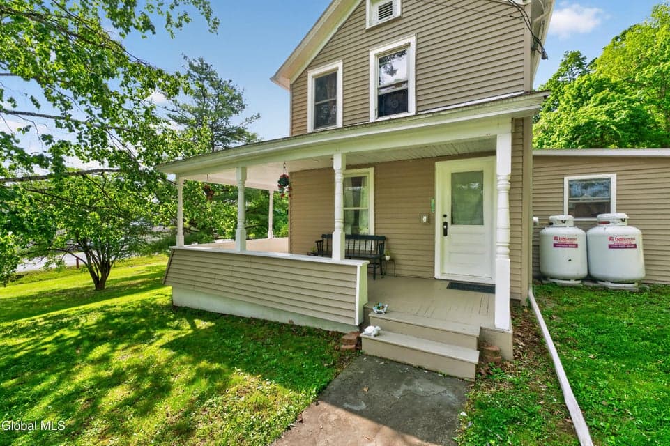 22 Madison Avenue, Ravena, NY, photo 3