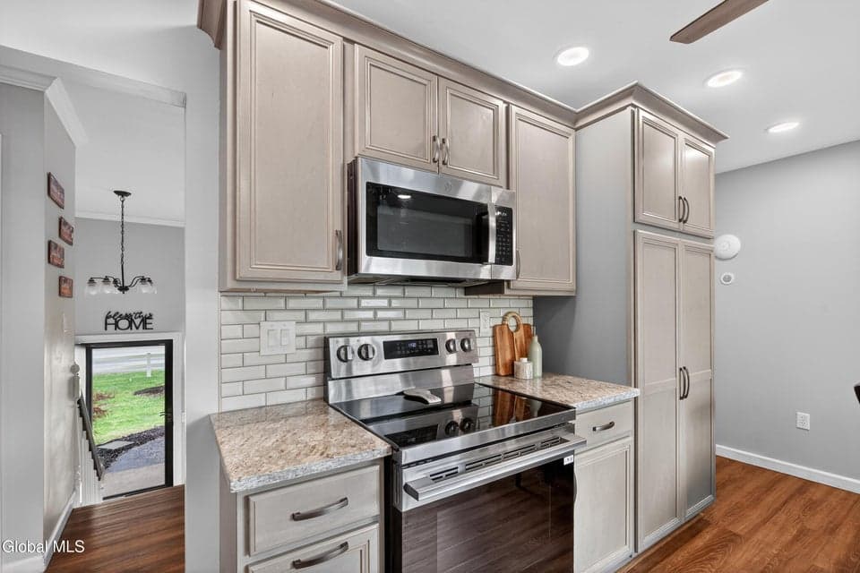 190 Ballston Avenue, Saratoga Springs, Inside, NY, photo 5