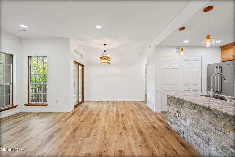 413 Hampton Place Boulevard, North Greenbush, NY, photo 3