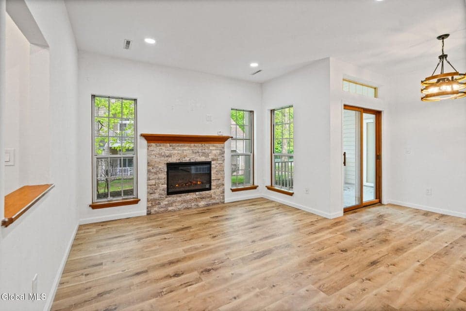 413 Hampton Place Boulevard, North Greenbush, NY, photo 4