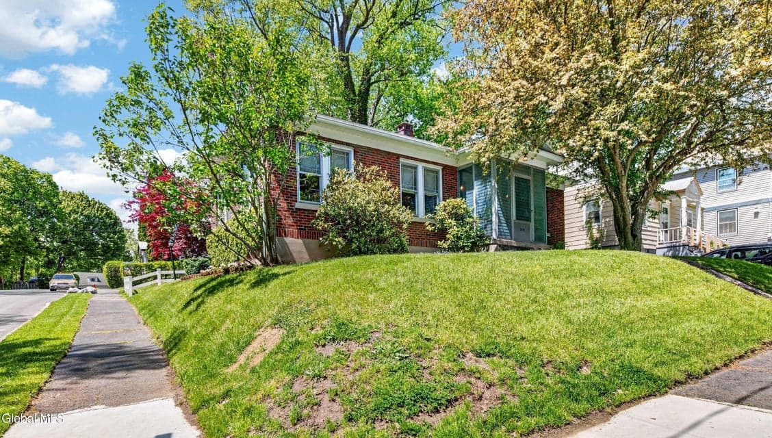 158 Brookside Avenue, Amsterdam, NY, photo 3