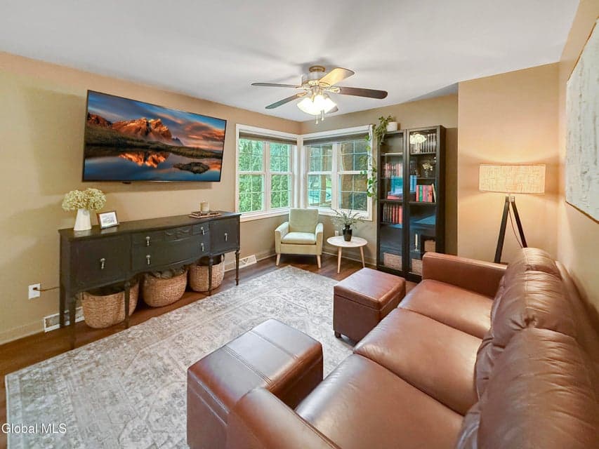 20 St Joseph Street, Colonie, NY, photo 4