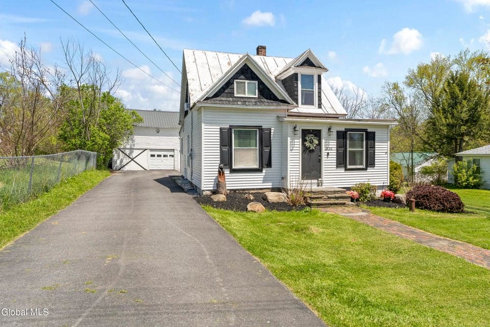 130 Charleston Street, Esperance, NY, photo 3