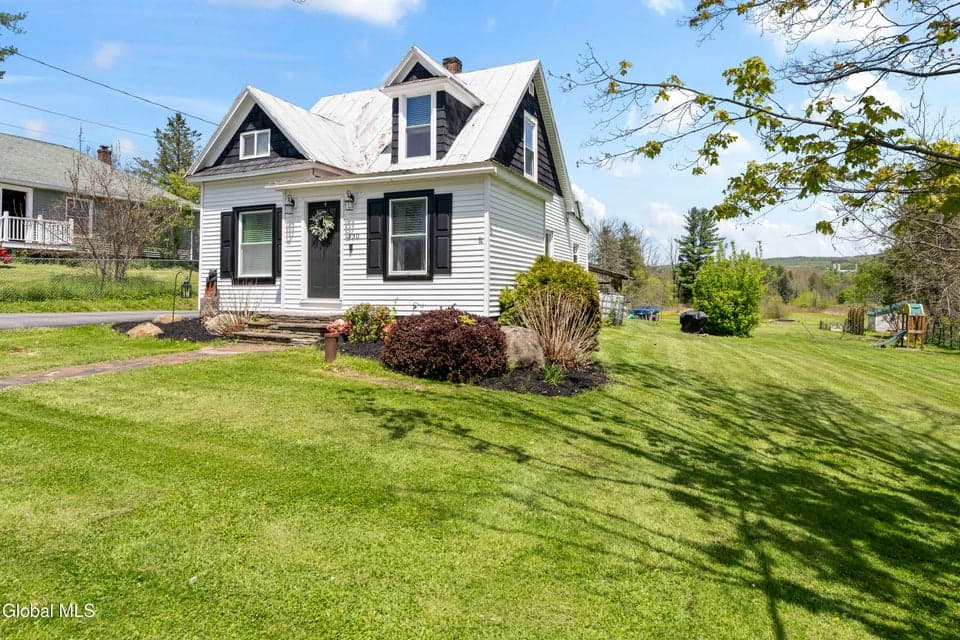 130 Charleston Street, Esperance, NY, photo 4