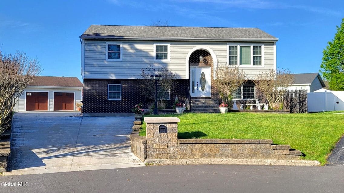7 Adare Road, Troy, NY, photo 1