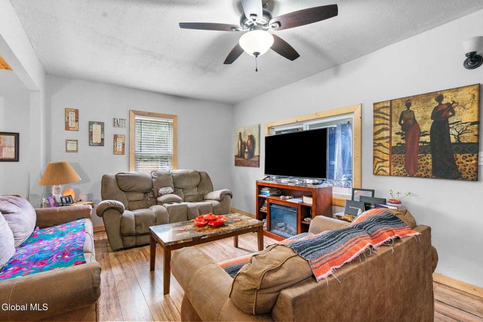 2 W 10th Avenue, Gloversville, NY, photo 4