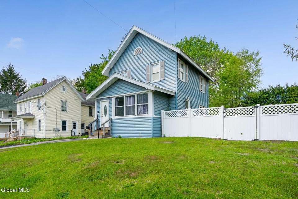 2 W 10th Avenue, Gloversville, NY, photo 3