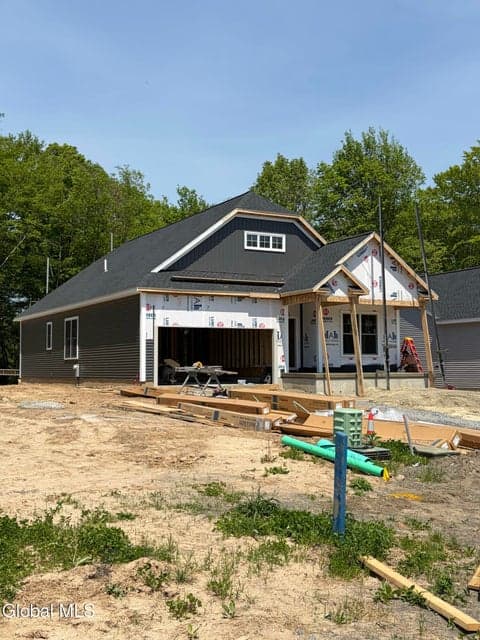 42 Clover Leaf Drive, Halfmoon, NY, photo 1