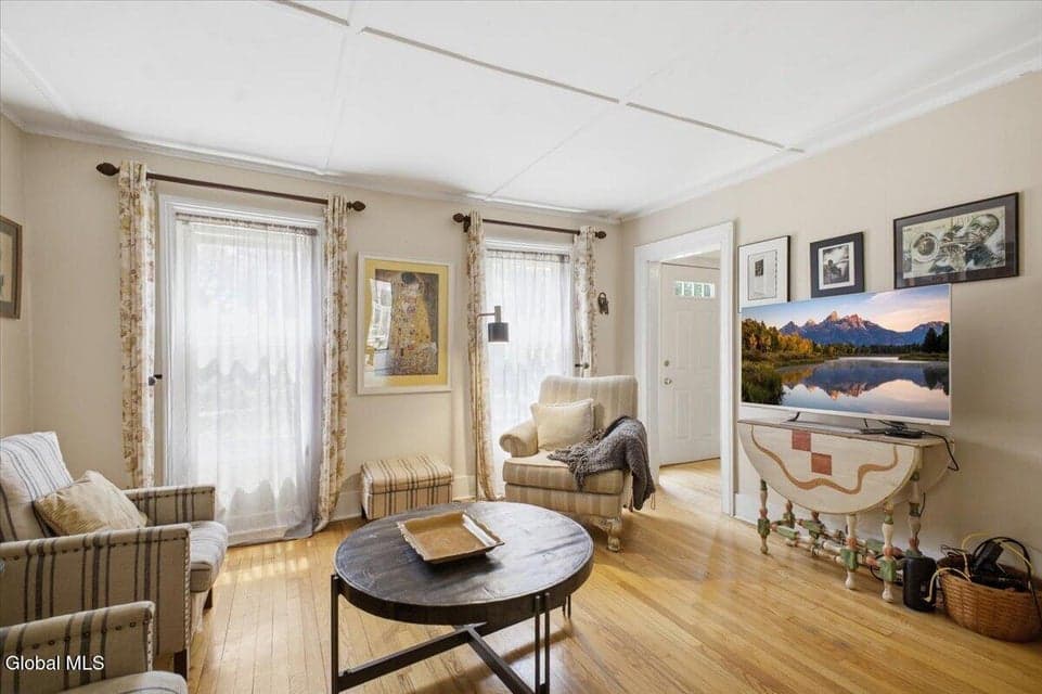 27 Marvin Street, Saratoga Springs, NY, photo 3