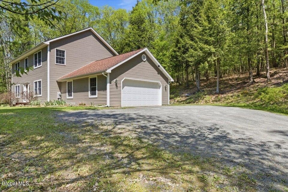 674 Momrow Road, Sand Lake, NY, photo 2