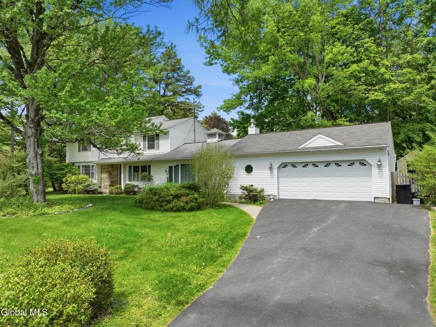 60 Thorndale Road, Bethlehem, NY, photo 2