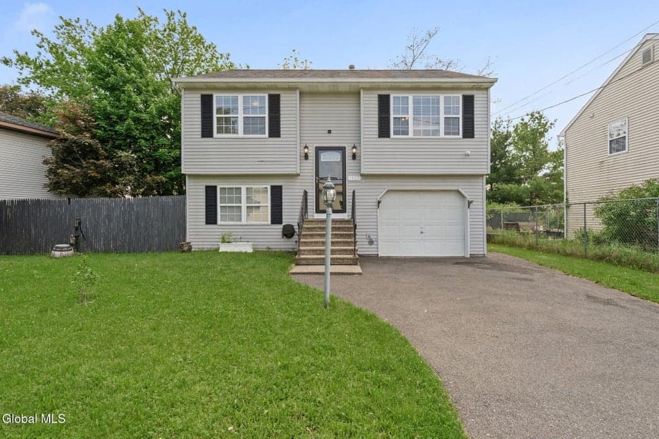 1822 Avenue B, Watervliet, NY, photo 2