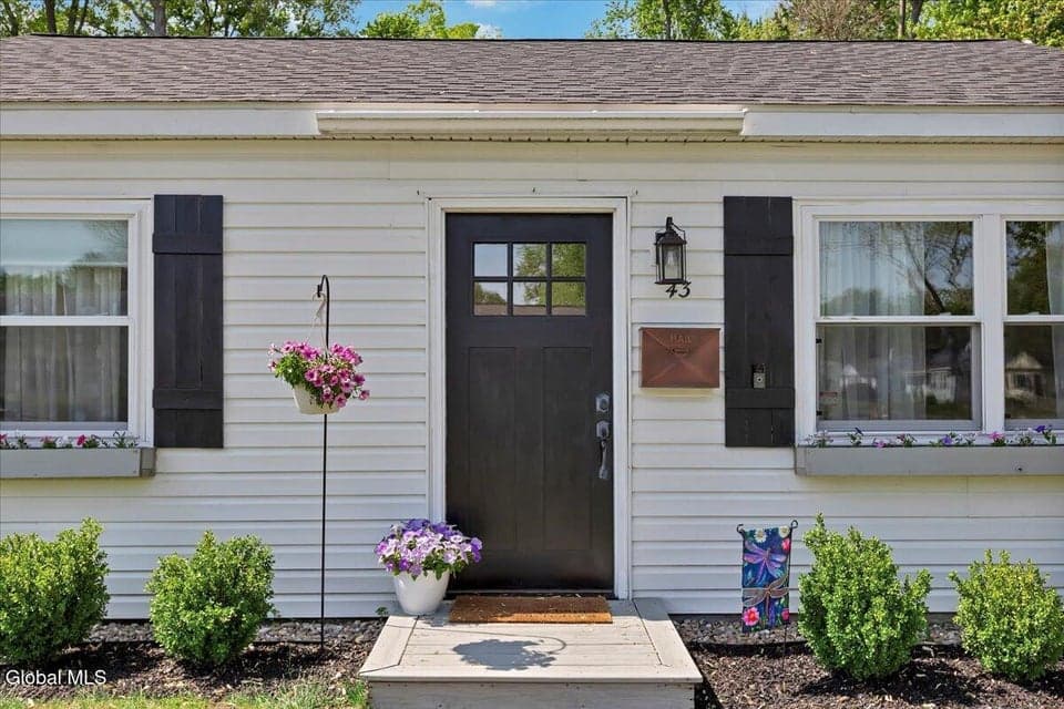 43 Vics Court, Colonie, NY, photo 4