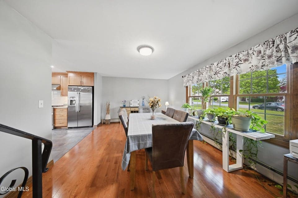 32 Willoughby Drive, Colonie, NY, photo 5
