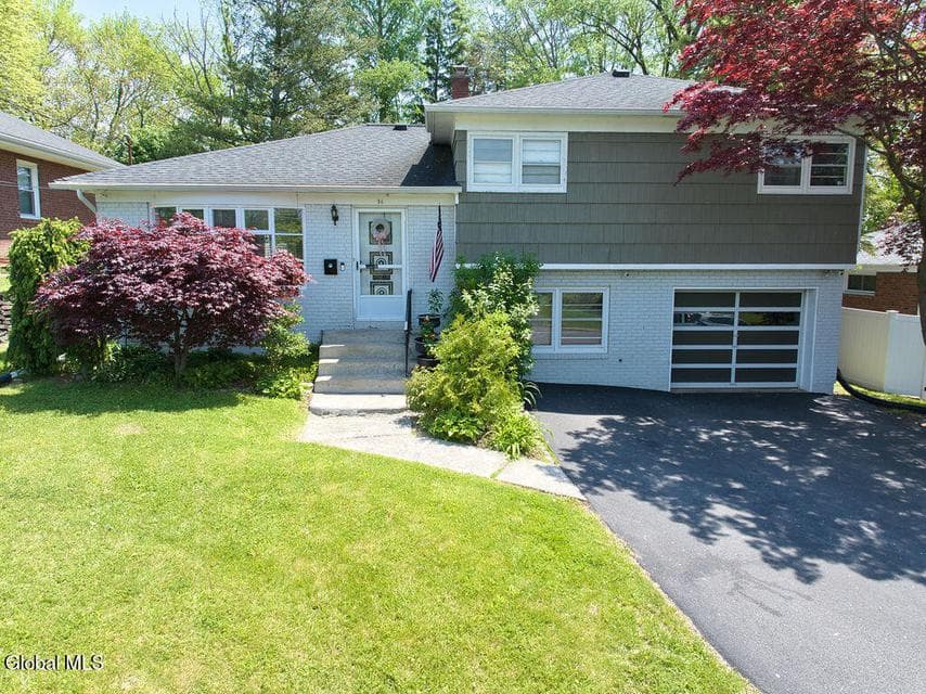 86 Harris Avenue, Albany, NY