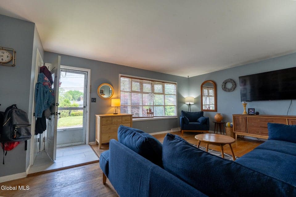 86 Harris Avenue, Albany, NY, photo 3