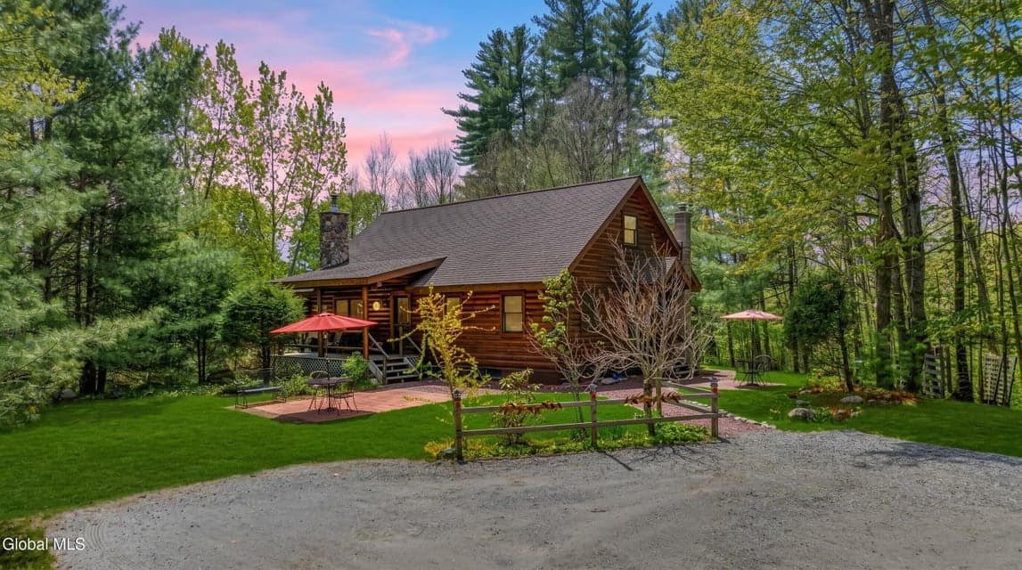 14 Young Road, Middle Grove, NY, photo 2