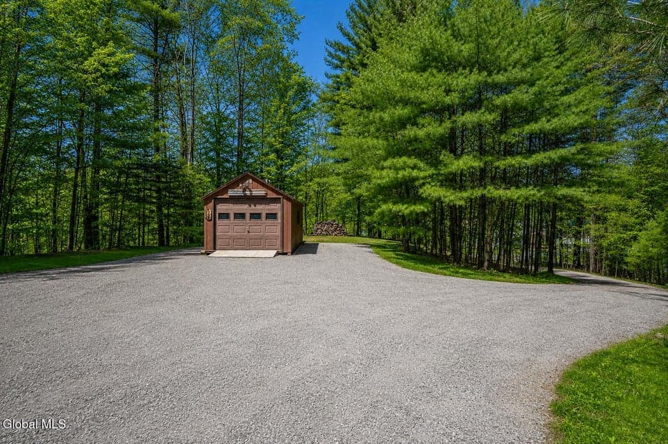 14 Young Road, Middle Grove, NY, photo 3