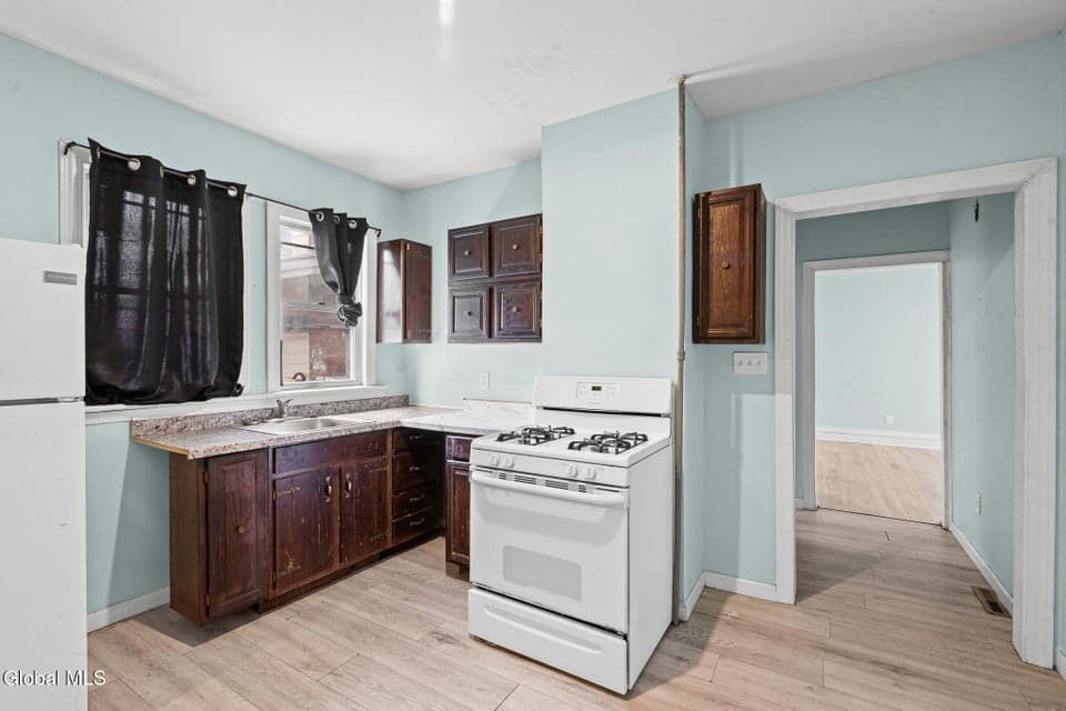 114 Victory Avenue, Schenectady, NY, photo 4