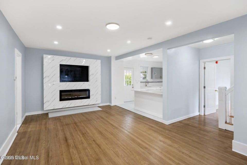 979 Washington Avenue, Albany, NY, photo 5