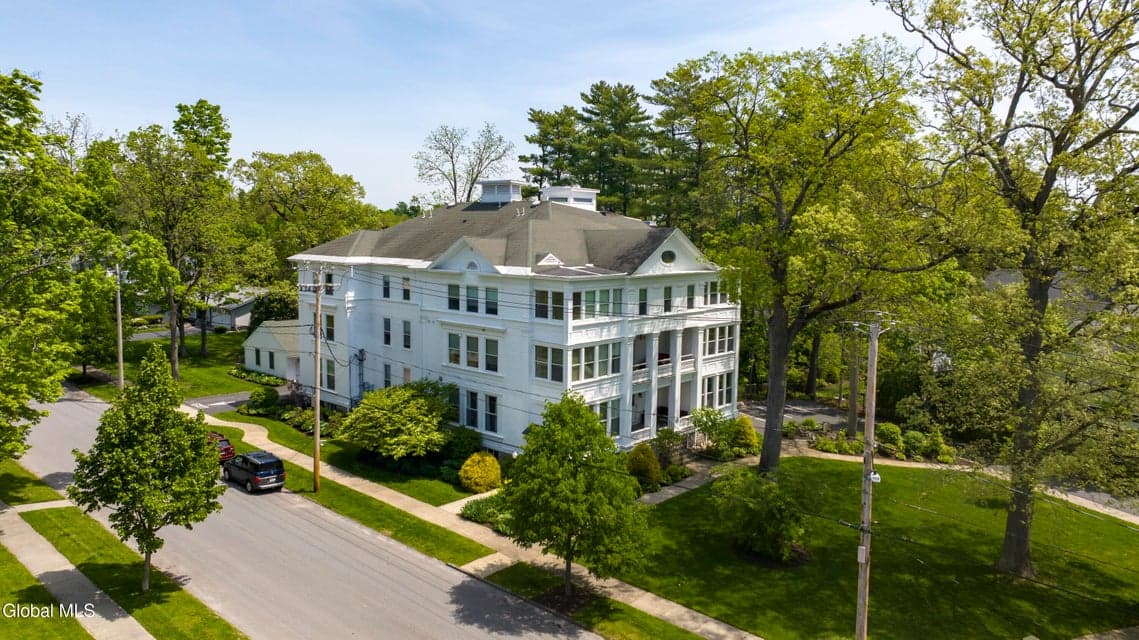 45 Greenfield Avenue #Apt 12, Saratoga Springs, NY, photo 2