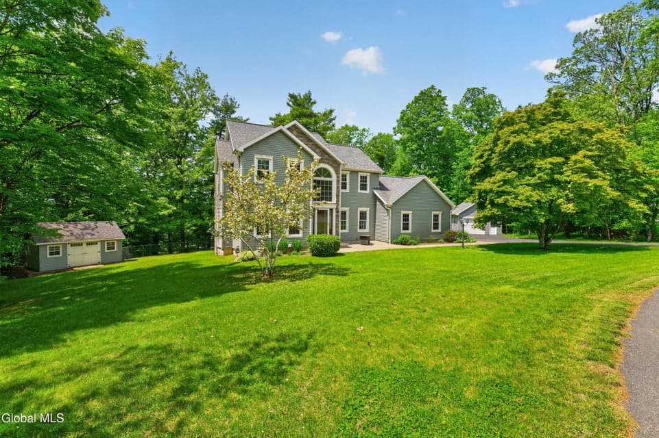 11 Pineview Lane, East Greenbush, NY, photo 2