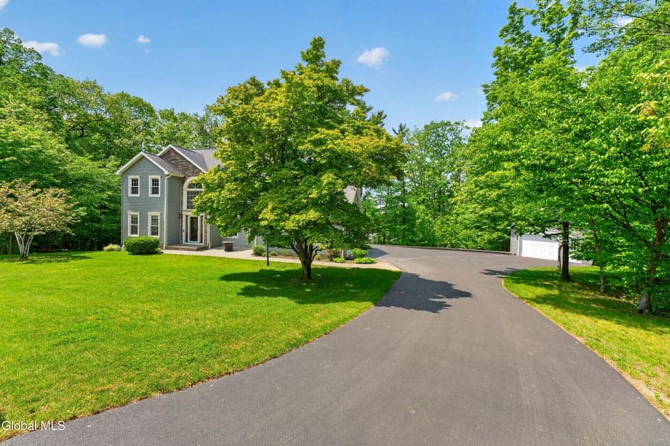 11 Pineview Lane, East Greenbush, NY, photo 4