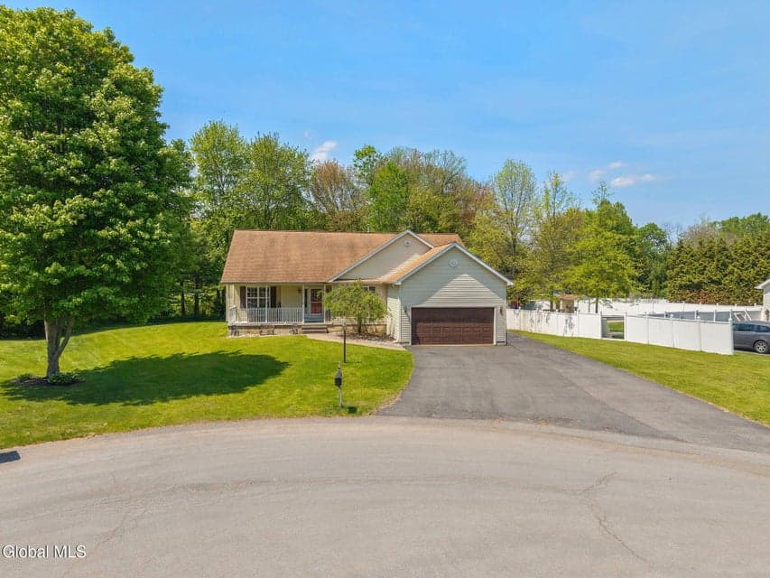 1150 Dianne Court, Rotterdam, NY, photo 2