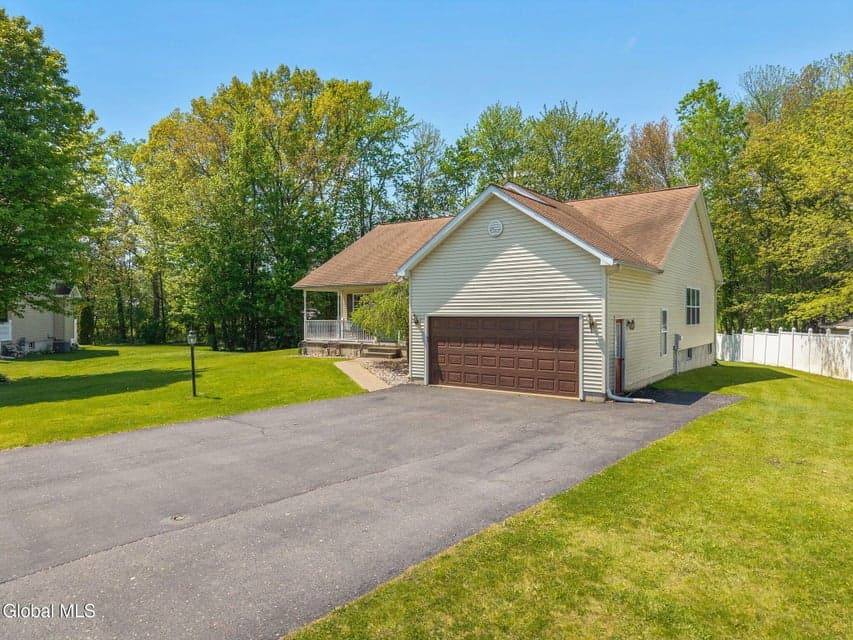 1150 Dianne Court, Rotterdam, NY, photo 3