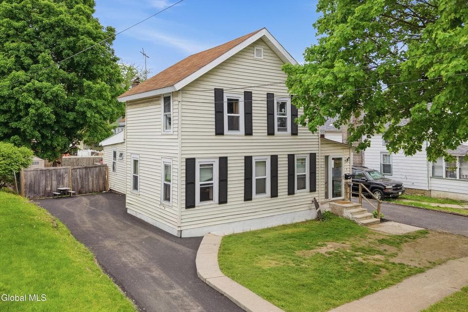 8 4th Street, South Glens Falls, NY