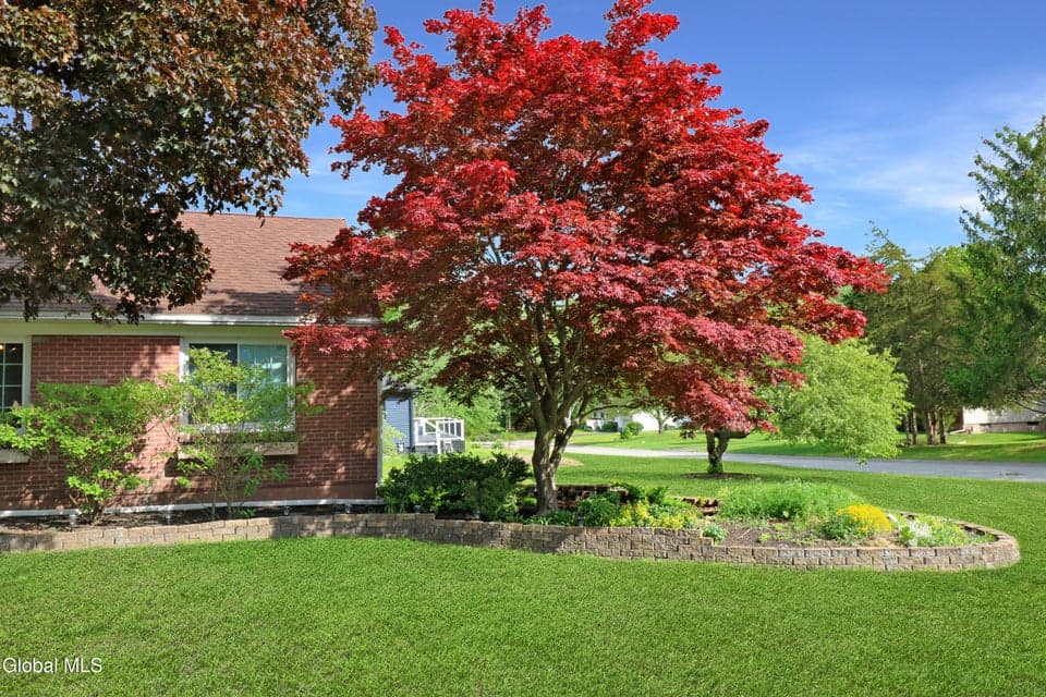 10 Palma Boulevard, Guilderland, NY, photo 5