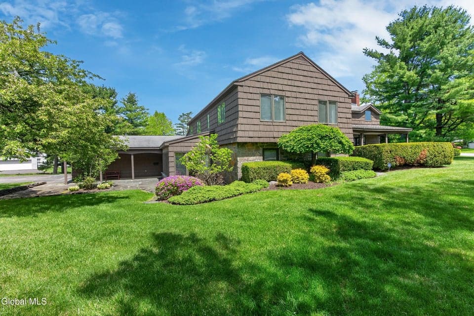 1283 Hawthorn Road, Niskayuna, NY