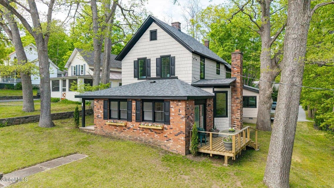 54 Horicon Avenue, Bolton, NY