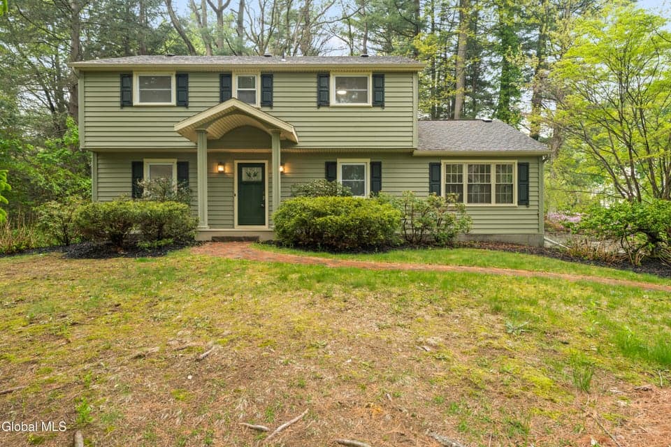 17 Belmonte Lane, Clifton Park, NY, photo 1