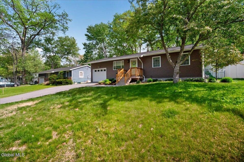 65 Curt Boulevard, Saratoga Springs, NY, photo 1