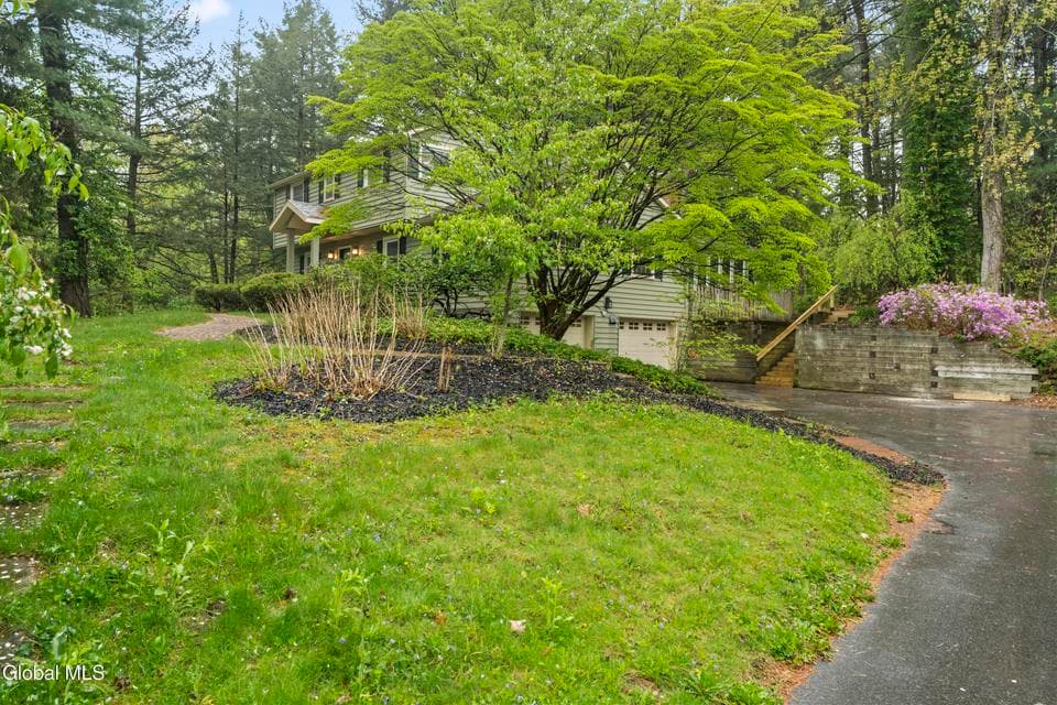 17 Belmonte Lane, Clifton Park, NY, photo 3