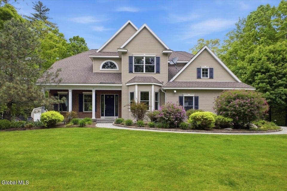 11 Aspen Ridge, Queensbury, NY