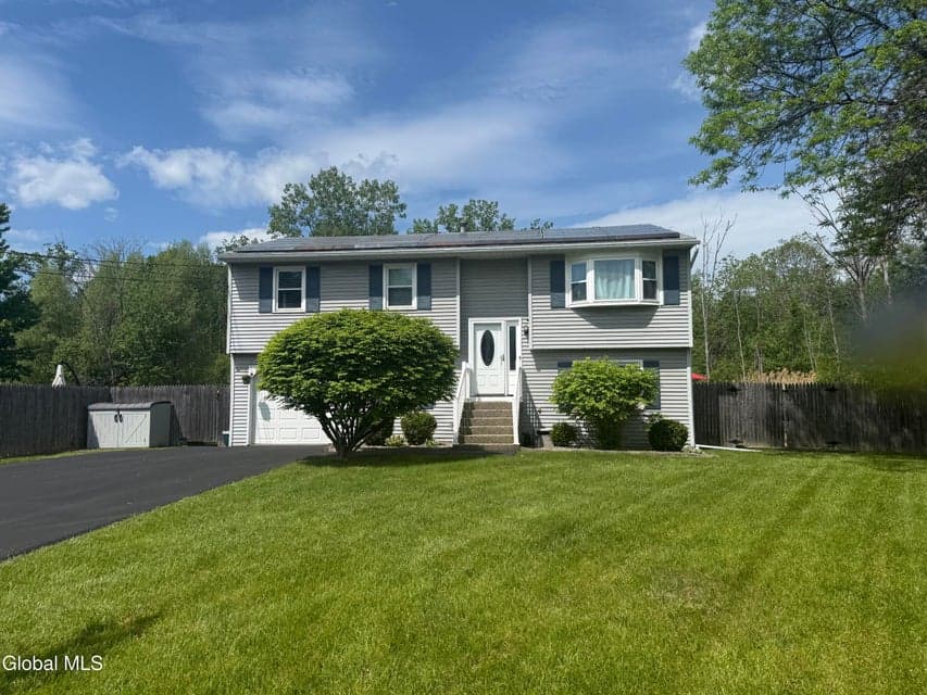 32 Scully Avenue, Colonie, NY, photo 1