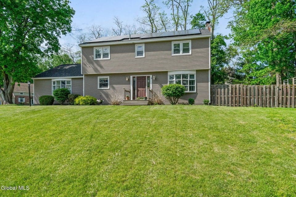 9 Haviland Drive, Glenville, NY