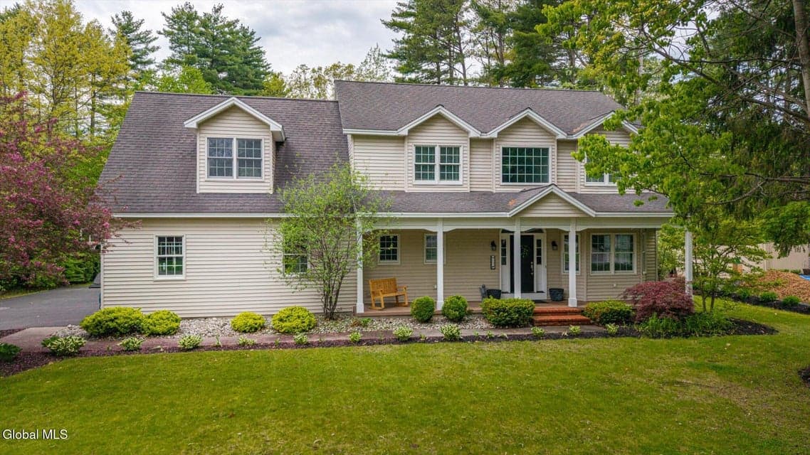 17 Kimberly Lane, Queensbury, NY