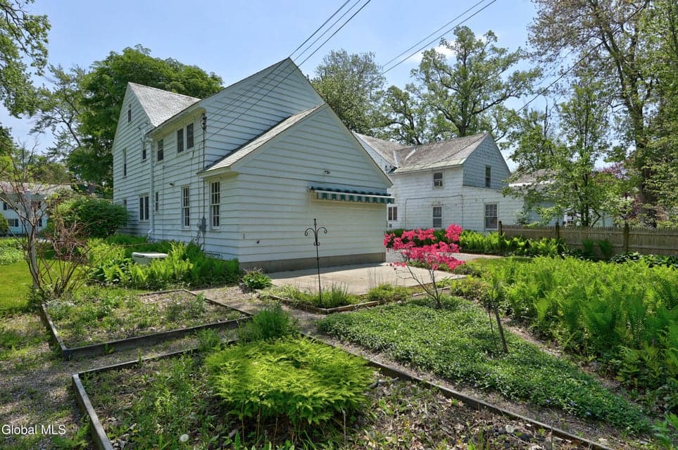 1555 Dean Street, Niskayuna, NY, photo 3