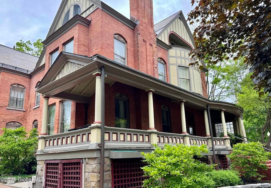 605 N Broadway, Saratoga Springs, Inside, NY, photo 3