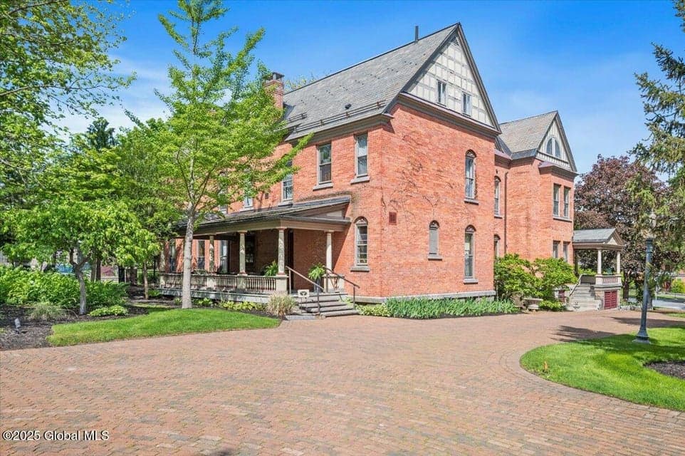 605 N Broadway, Saratoga Springs, Inside, NY, photo 5