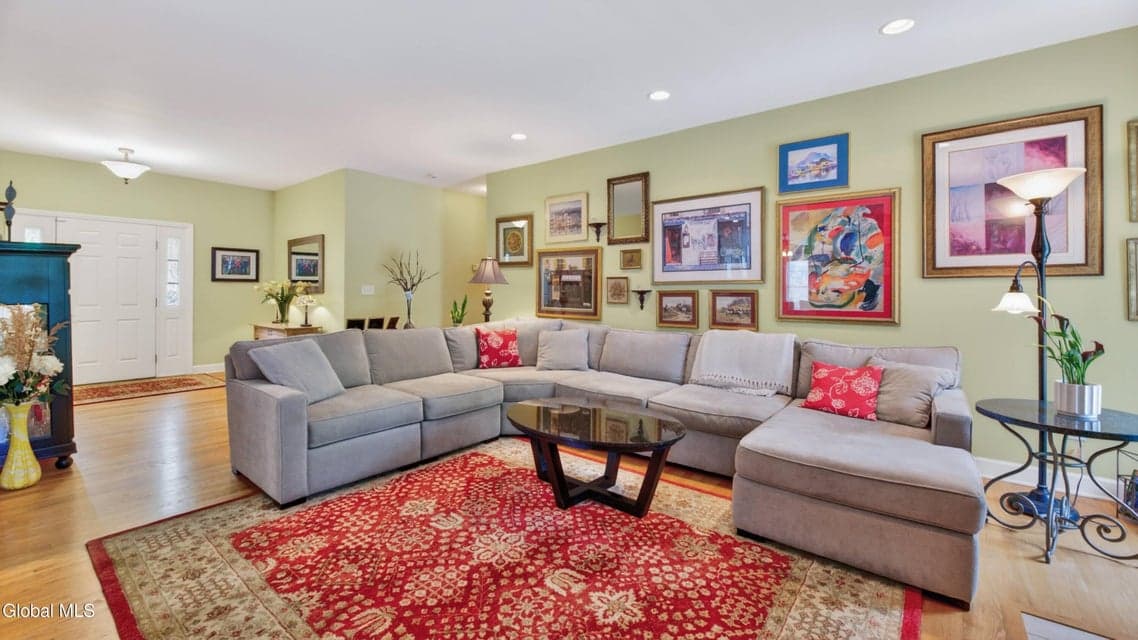 2 Spice Mill Boulevard, Halfmoon, NY, photo 4