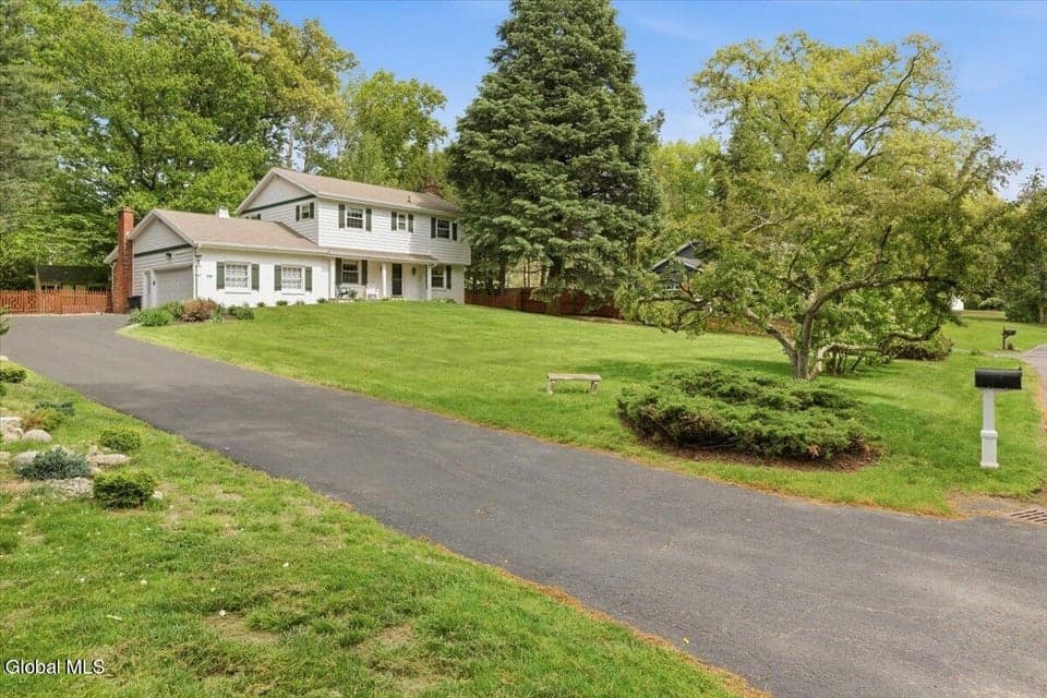 13 Sky Hollow Drive, Colonie, NY, photo 2