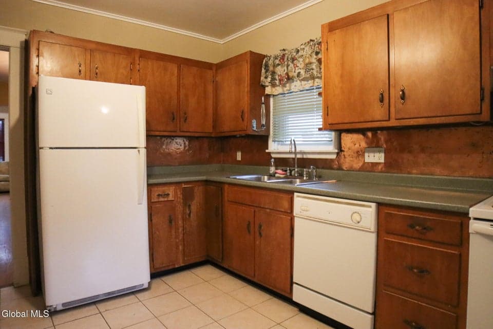 21 Turner Place, Albany, NY, photo 5
