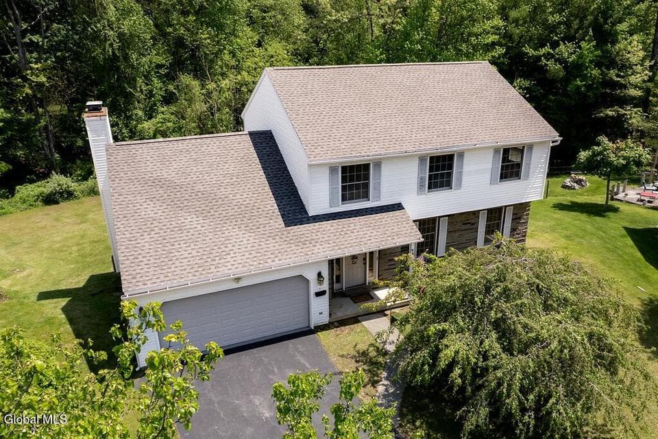 24 Frances Lane, Bethlehem, NY, photo 2