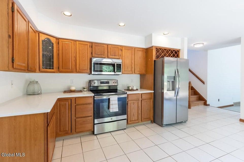 24 Frances Lane, Bethlehem, NY, photo 5