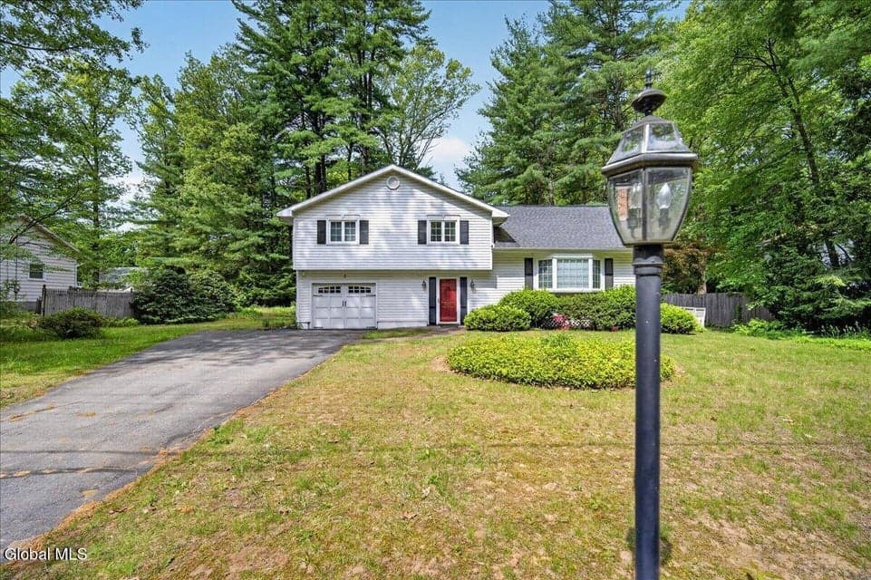 5 Peck Lane, Clifton Park, NY, photo 1