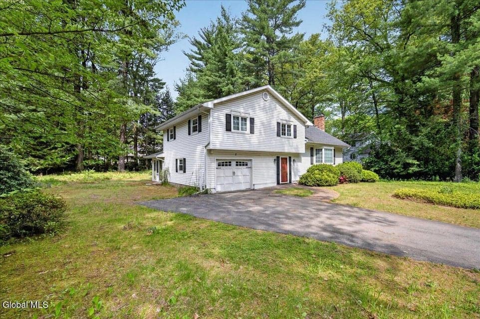 5 Peck Lane, Clifton Park, NY, photo 3
